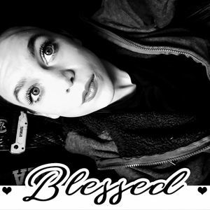 Meet your Posher, Holly